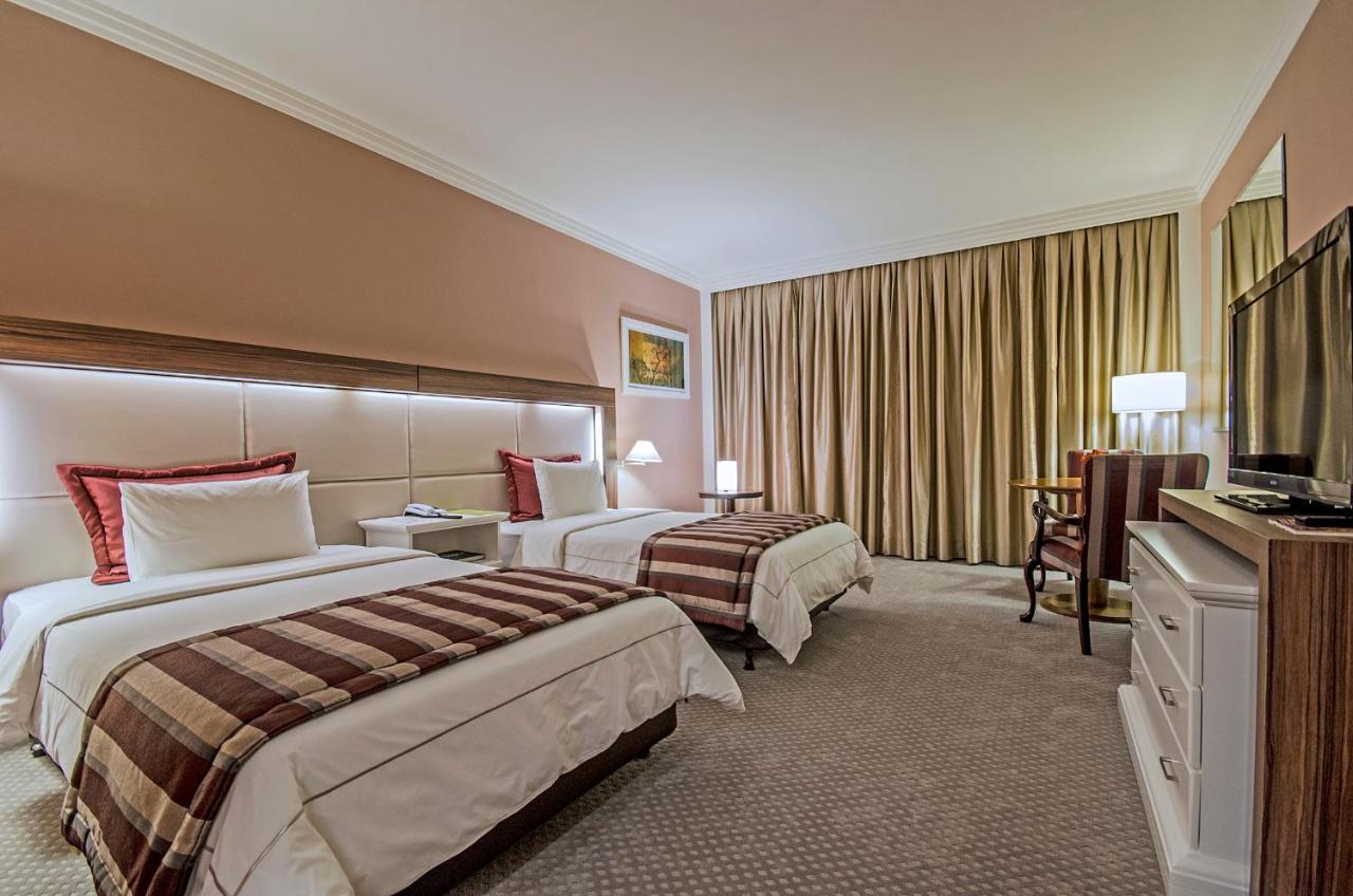 Hotel Transamerica São Paulo Habitación foto A guest room at the hotel